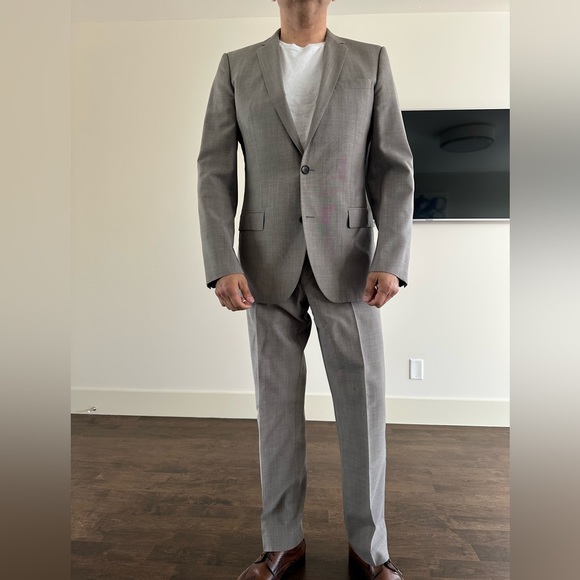 Hugo Boss Other - Hugo Boss slim fit suit